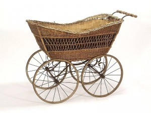 800px-Kinderwagen_korb_01