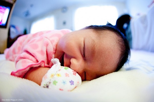 Bild: © Robert Freiberger. „Baby sleeping POV “ Bestimmte Rechte vorbehalten - . Quelle: Flickr.com