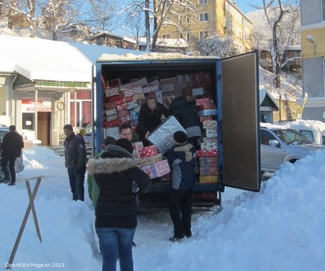 Weihnachtspäckchen für Kinder in Not Weihnachtspäckchen für Kinder in Not