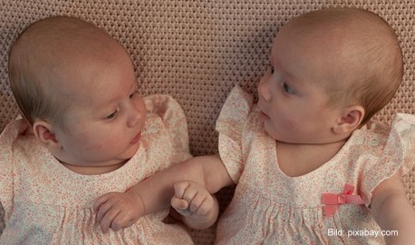 ZDFinfo mit einem Zweiteiler über "Zwillinge – Die Macht der Gene"