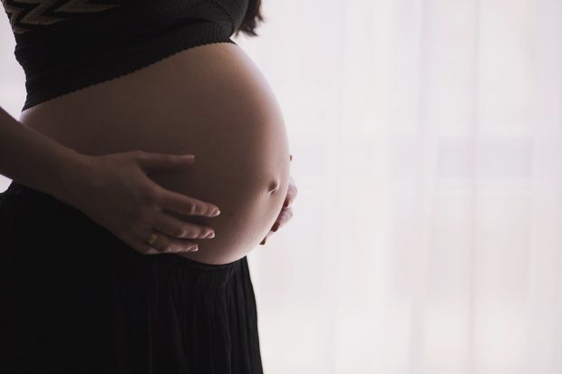 Bauchbänder für Schwangere – modisch und bequem
