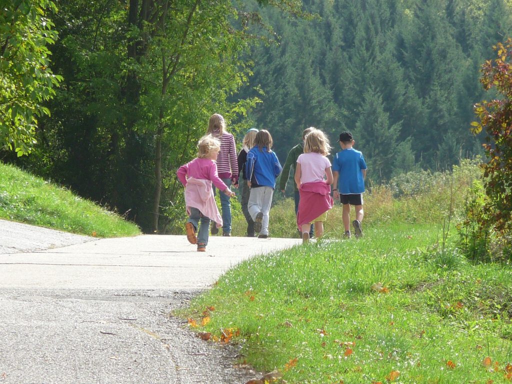 Familienferien mit Kindern unterschiedlichen Alters lassen sich in Regionen mit einem vielseitigen Freizeitangebot am besten verleben. Südtirol gehört dazu.