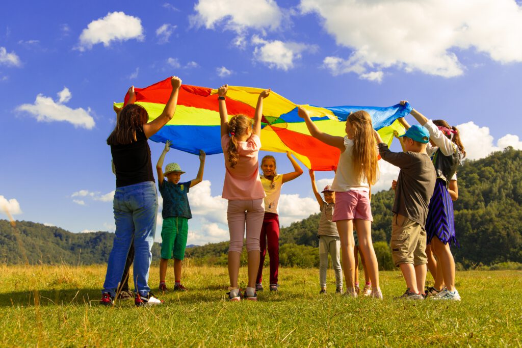 Outdoor-Aktivitäten fördern die Entwicklung von Kindern