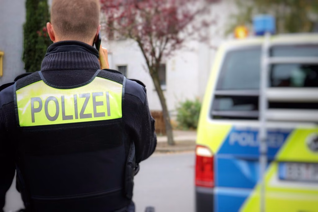 Warnmeldung der Polizei Freiburg: Bundesweite Welle von Betrugsanrufen durch falsche Polizeibeamte und falsche Bankmitarbeiter