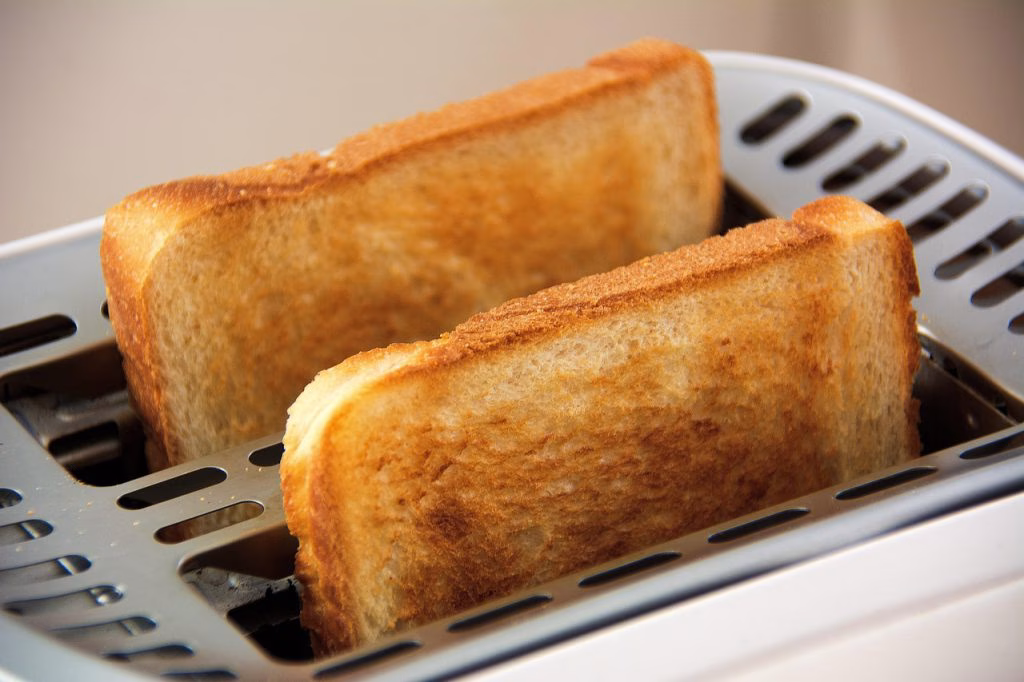 Ein Toaster ist beim Frühstück kaum wegzudenken. 
