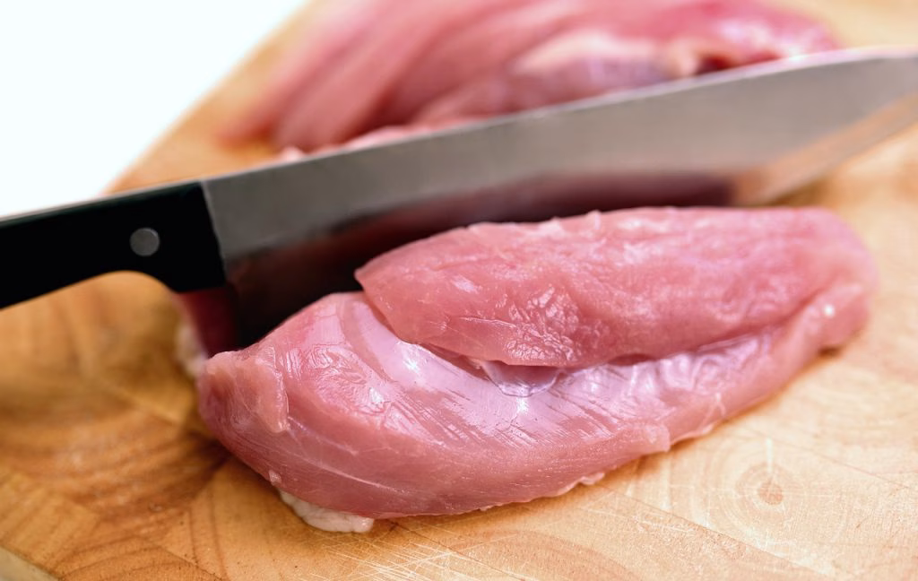 Rohes Fleisch sollte auf keinen Fall abgespült werden