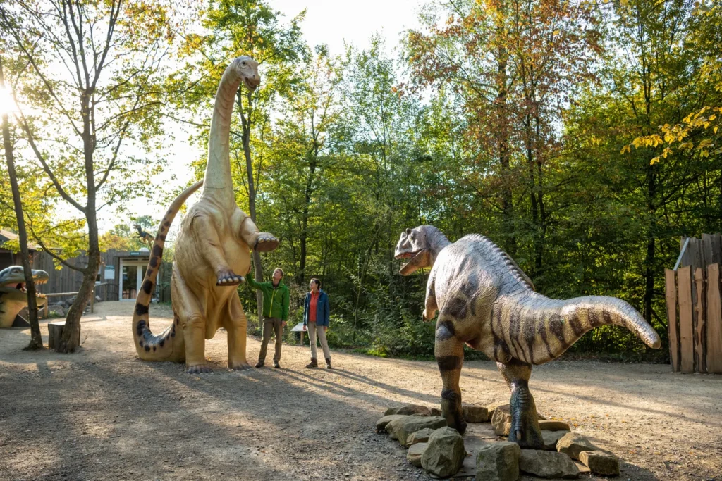 Faszination Urzeit: Die lebensgroßen Giganten des Dinosaurierparks Teufelsschlucht sind nach wissenschaftlichem Vorbild gebaut Faszination Urzeit: Die lebensgroßen Giganten des Dinosaurierparks Teufelsschlucht sind nach wissenschaftlichem Vorbild gebaut