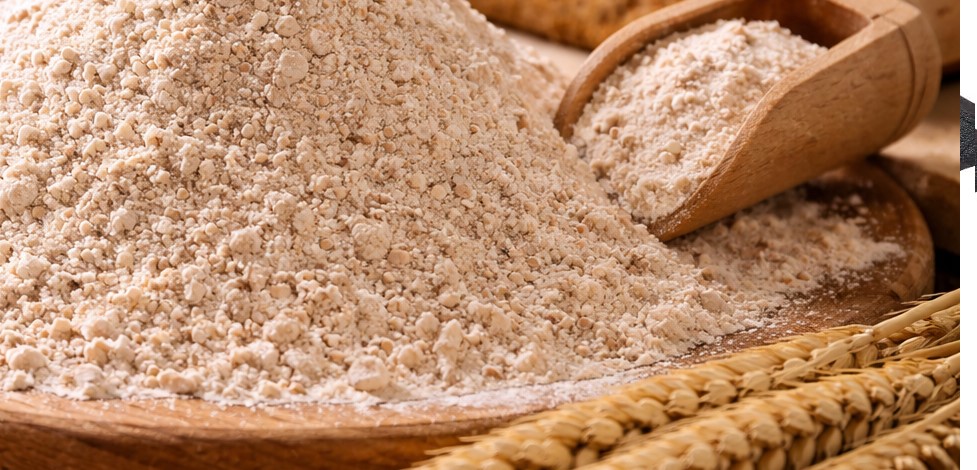 Vollkornmehl ist reich an Ballaststoffen und enthält wichtige Vitamine und Mineralstoffe Vollkornmehl ist reich an Ballaststoffen und enthält wichtige Vitamine und Mineralstoffe