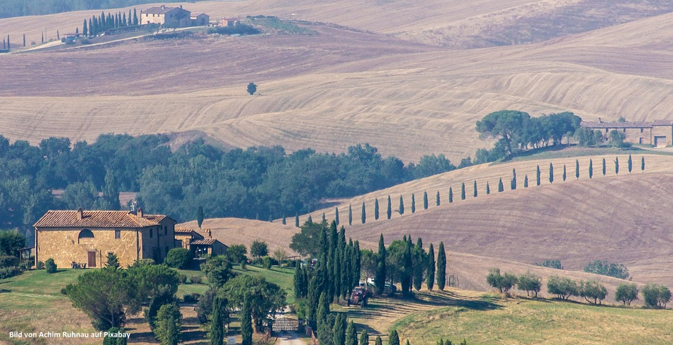 Kleine Steinhäuser und abgelegene Weingüter fügen sich harmonisch in die Natur ein Kleine Steinhäuser und abgelegene Weingüter fügen sich harmonisch in die Natur ein
