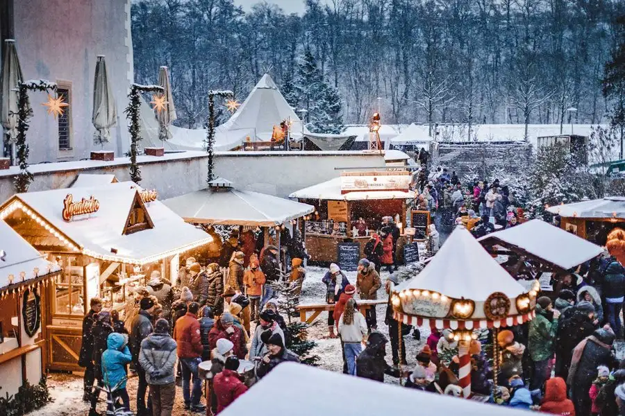 Weihnachtsmarkt - Stimmungsvolle Impressionen von der Schlossweihnacht Zwickau auf Schloss Osterstein Weihnachtsmarkt - Stimmungsvolle Impressionen von der Schlossweihnacht Zwickau auf Schloss Osterstein