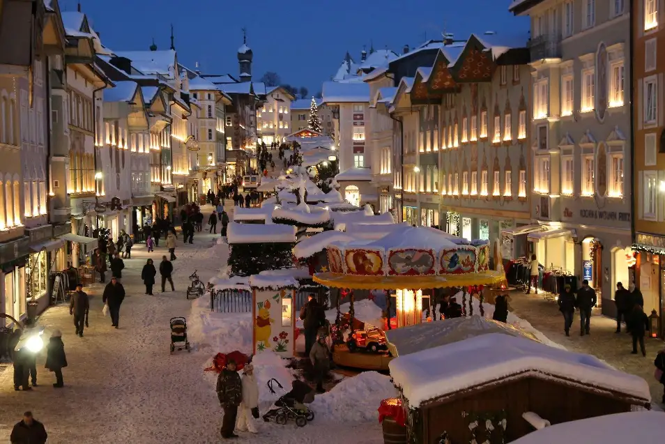 Tölzer Christkindlmarkt - Eine Weihnachtskulisse wie aus dem Bilderbuch Tölzer Christkindlmarkt - Eine Weihnachtskulisse wie aus dem Bilderbuch